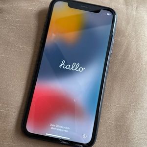 iPhone 11 64GB damaged